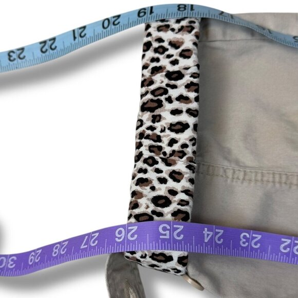 VTG American Rag Cargo Capri Pants Womens Size 9 Beige/Leopard Trim Roll-Tab Y2K - Picture 8 of 10